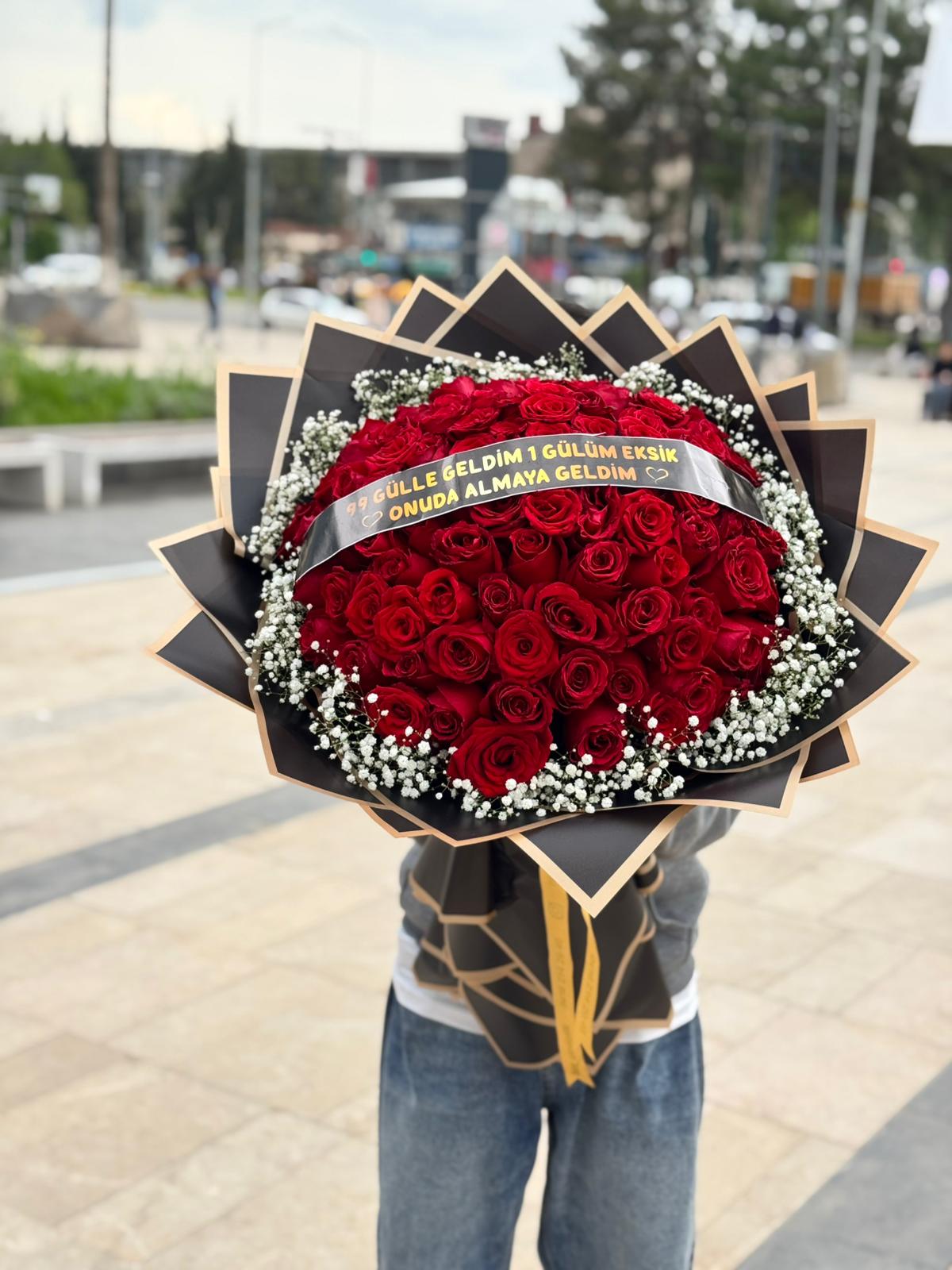 99 Gül Buketi
